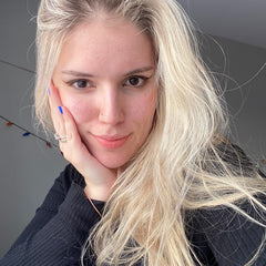 Chloe Bennett's profile picture